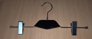 Плечик брючный АМ 030B (чёрный)